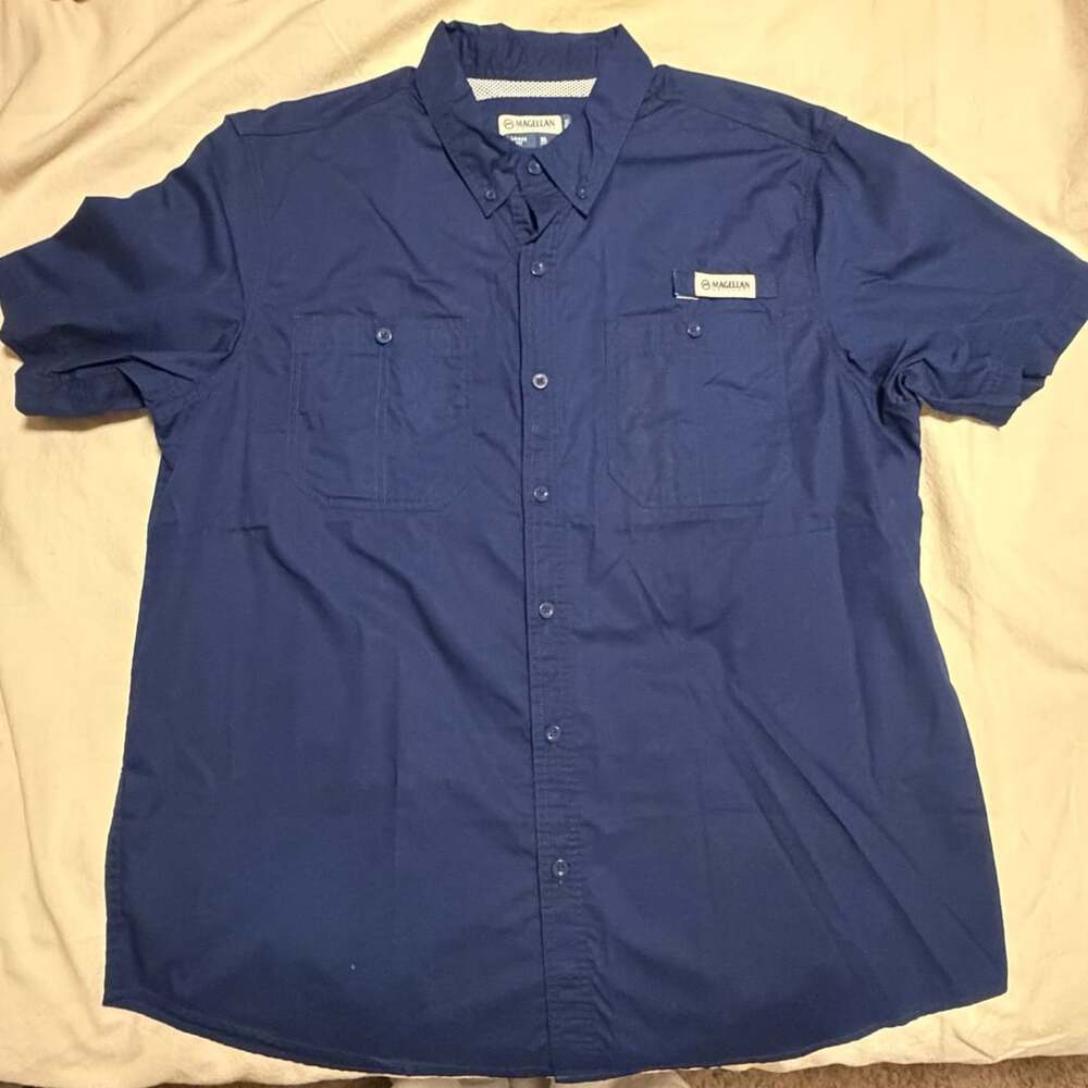 Magellan Outdoors Fishing Shirt Size XL Blue Short Sleeve Button Down